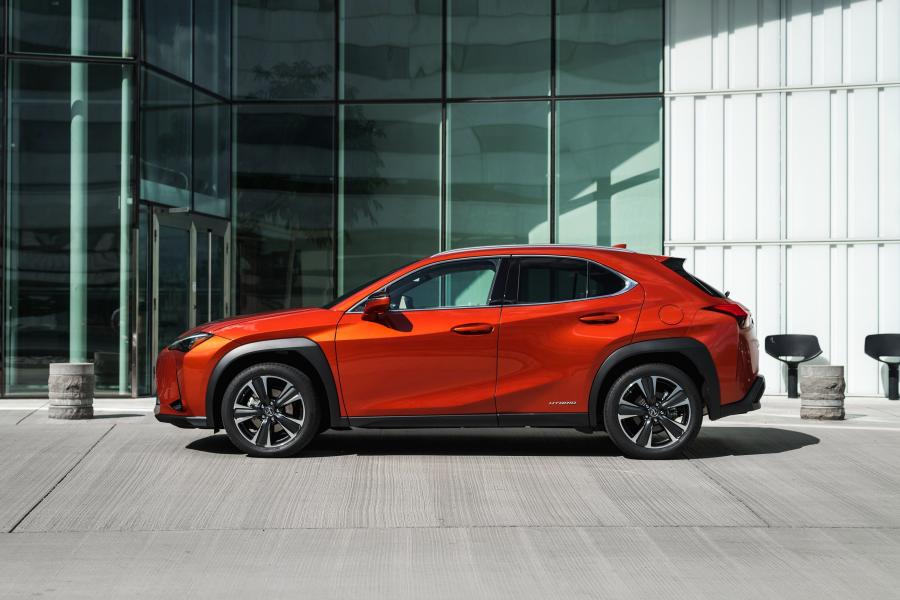  Lexus UX200 2018 года  (NA) (фото 6 из 18)